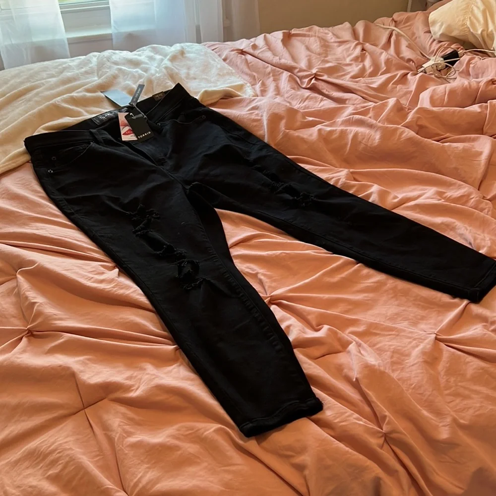 Sky high skinny distressed black jeans - Picture 3 of 6